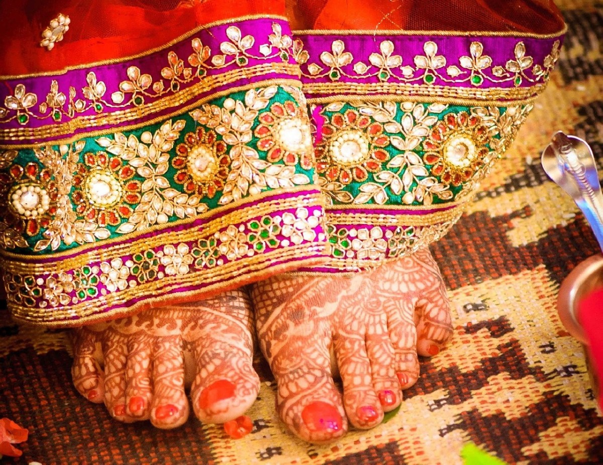 married women should dress attractively